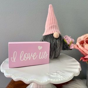 Valentine’s Gnome & I Love Us Wood Sign Farmhouse Tier Tray Decor New